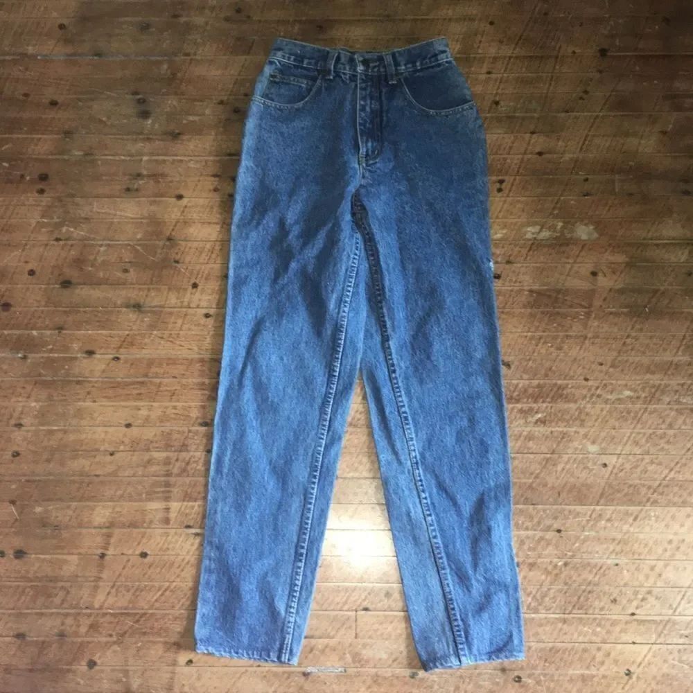 Vintage Lawman size 7 high rise mom jeans